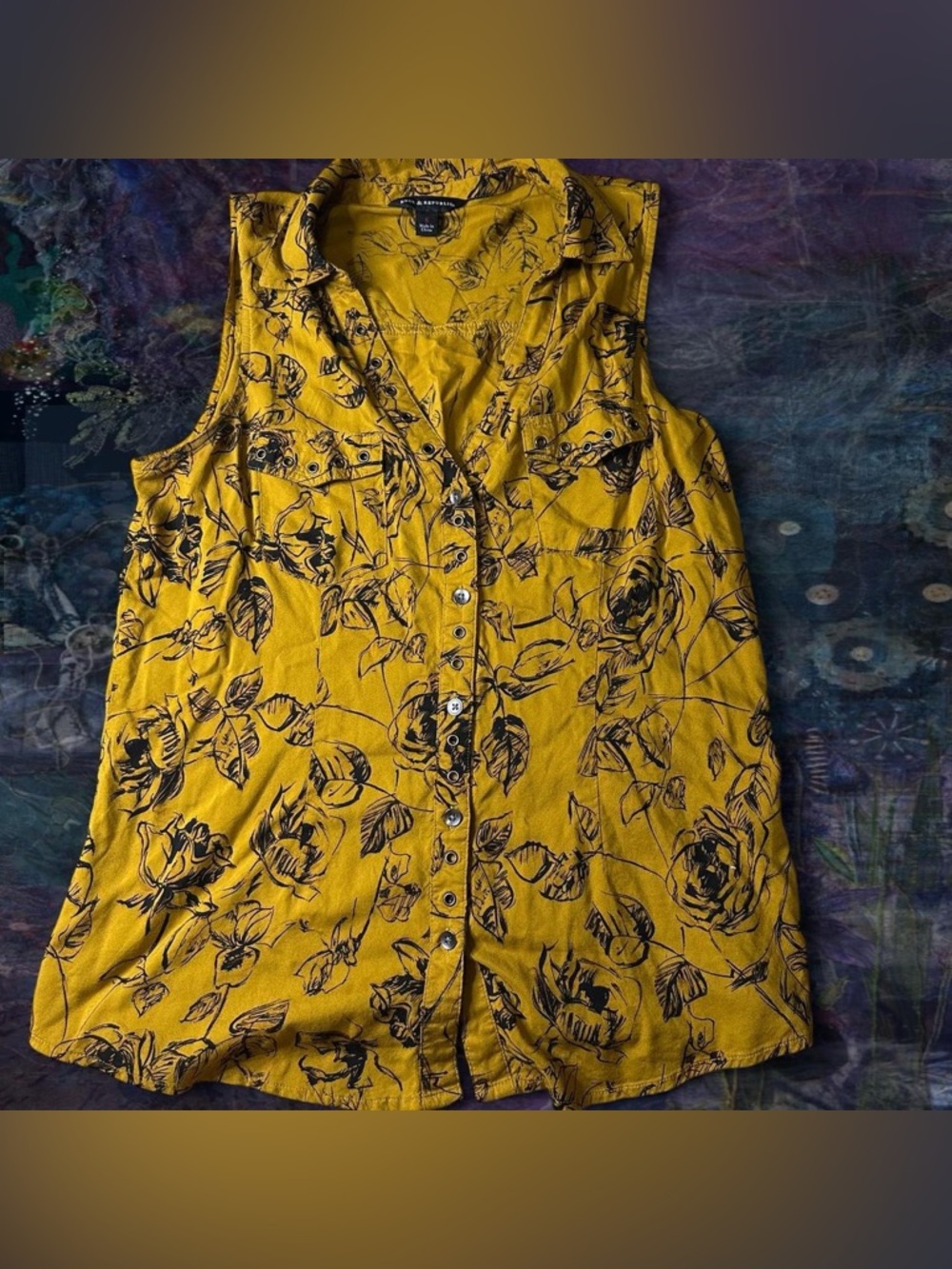 Rock & Republic Yellow Mustard Floral Button-Front Sleeveless Tank